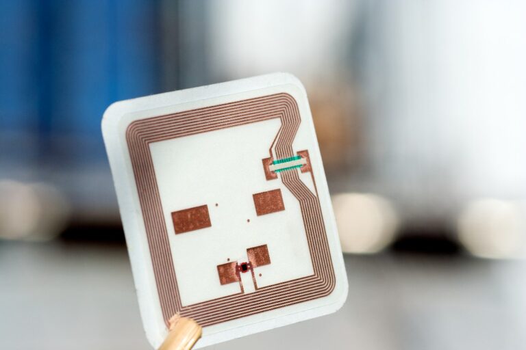 Etiquetas RFID: entenda sua importância para rastreabilidade e segurança da informação!