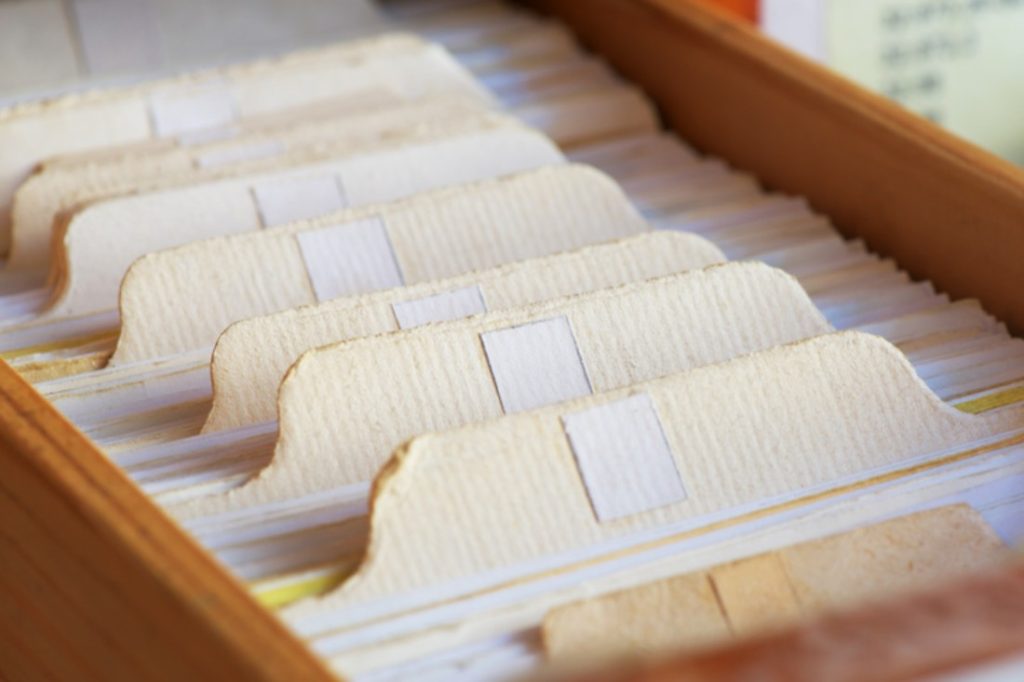 O que é o Conselho Nacional de Arquivos (CONARQ) e como ele funciona?